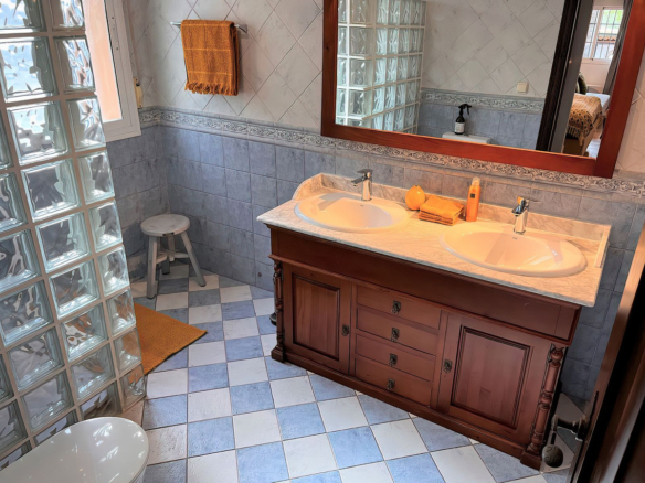 Villa for sale in Alhaurín el Grande