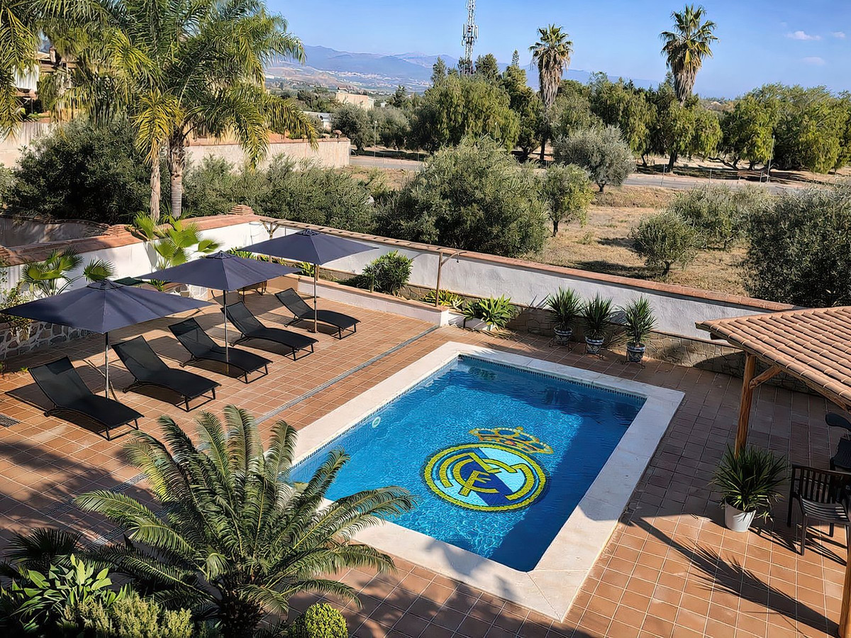 Villa for sale in Alhaurín el Grande