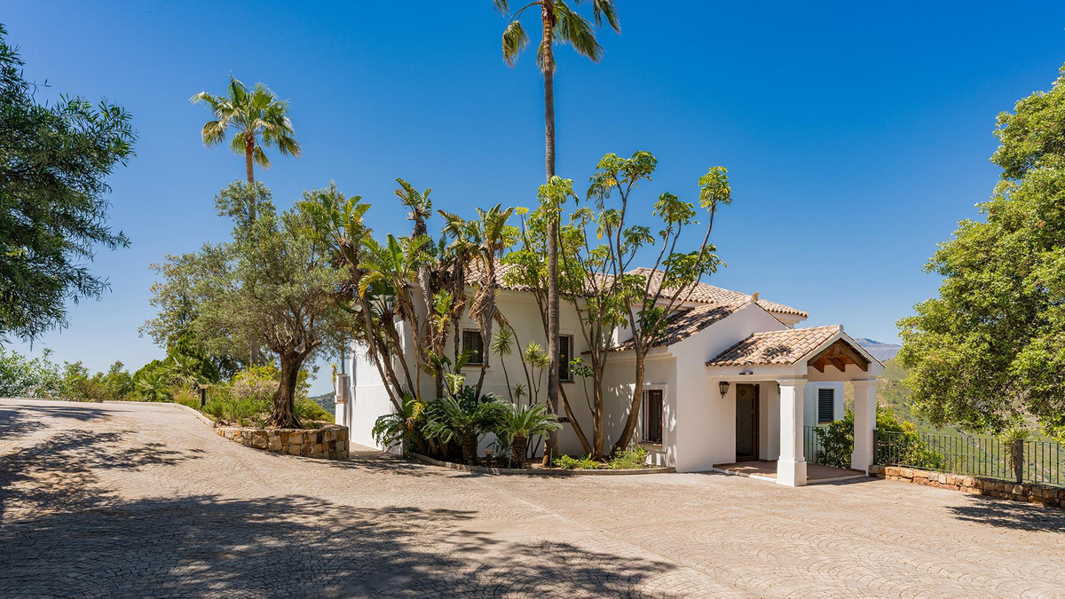 Villa for sale in Benahavís