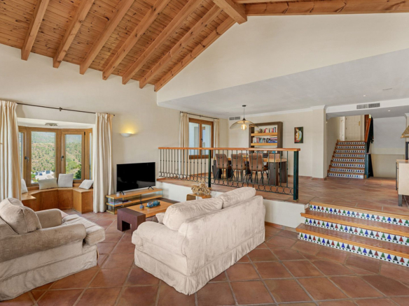 Villa for sale in Benahavís