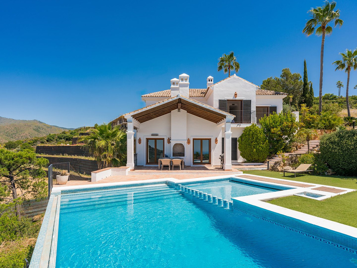 Villa for sale in Benahavís