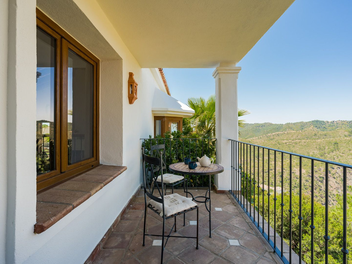 Villa for sale in Benahavís