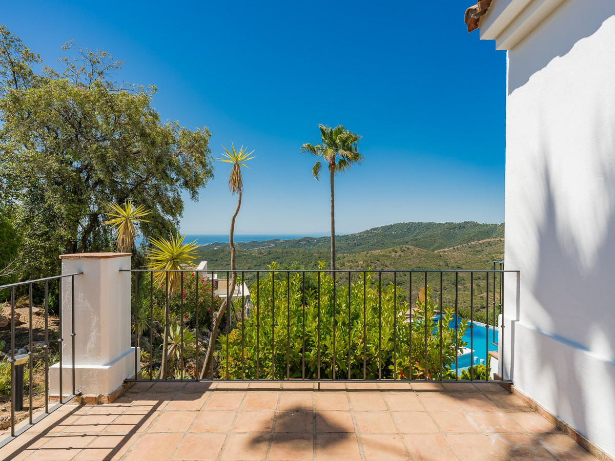 Villa for sale in Benahavís