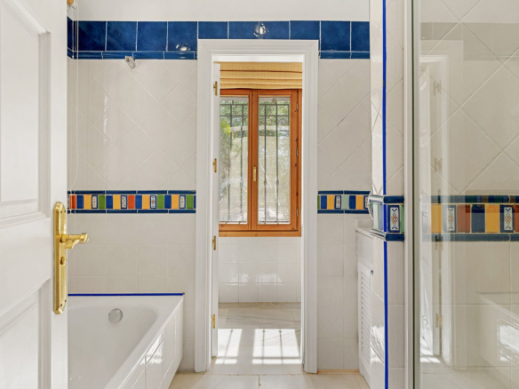 Villa for sale in Benahavís