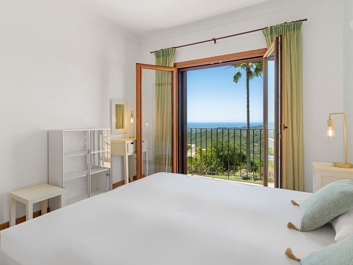 Villa for sale in Benahavís