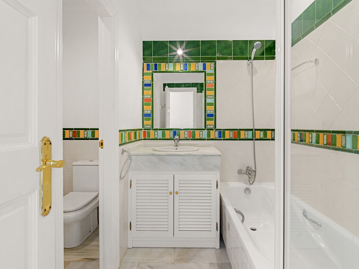 Villa for sale in Benahavís