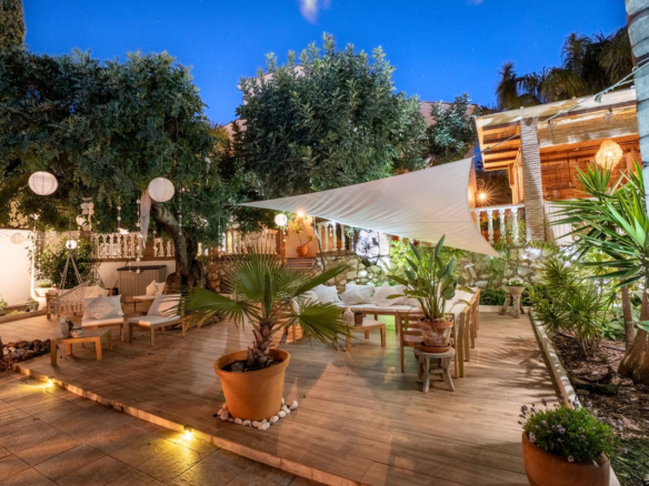 Villa for sale in Benalmadena