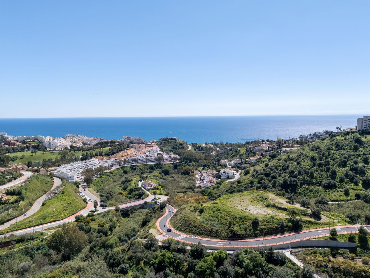 Villa for sale in Benalmadena
