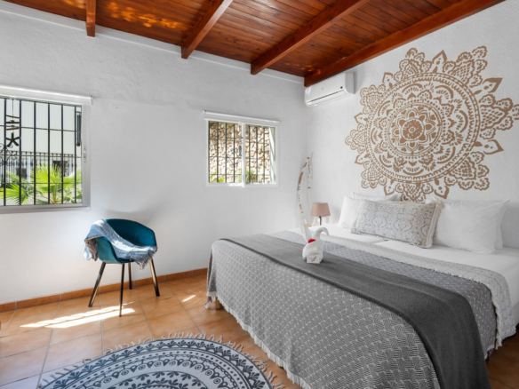 Villa for sale in Benalmadena