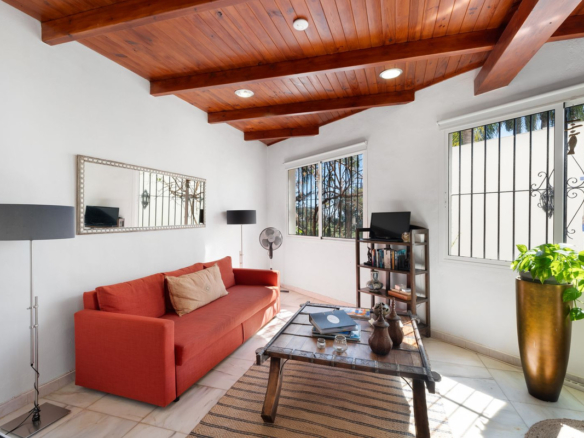Villa for sale in Benalmadena