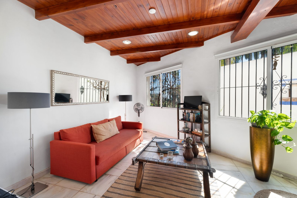 Villa for sale in Benalmadena