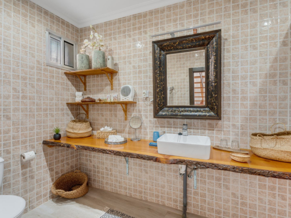 Villa for sale in Benalmadena