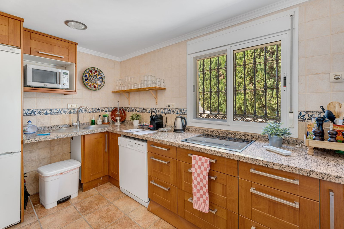 Villa for sale in Benalmadena