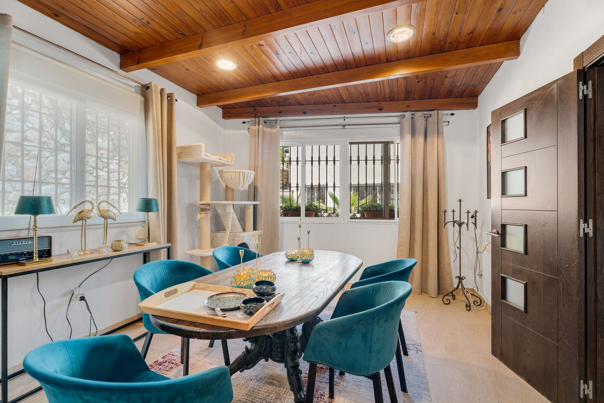 Villa for sale in Benalmadena