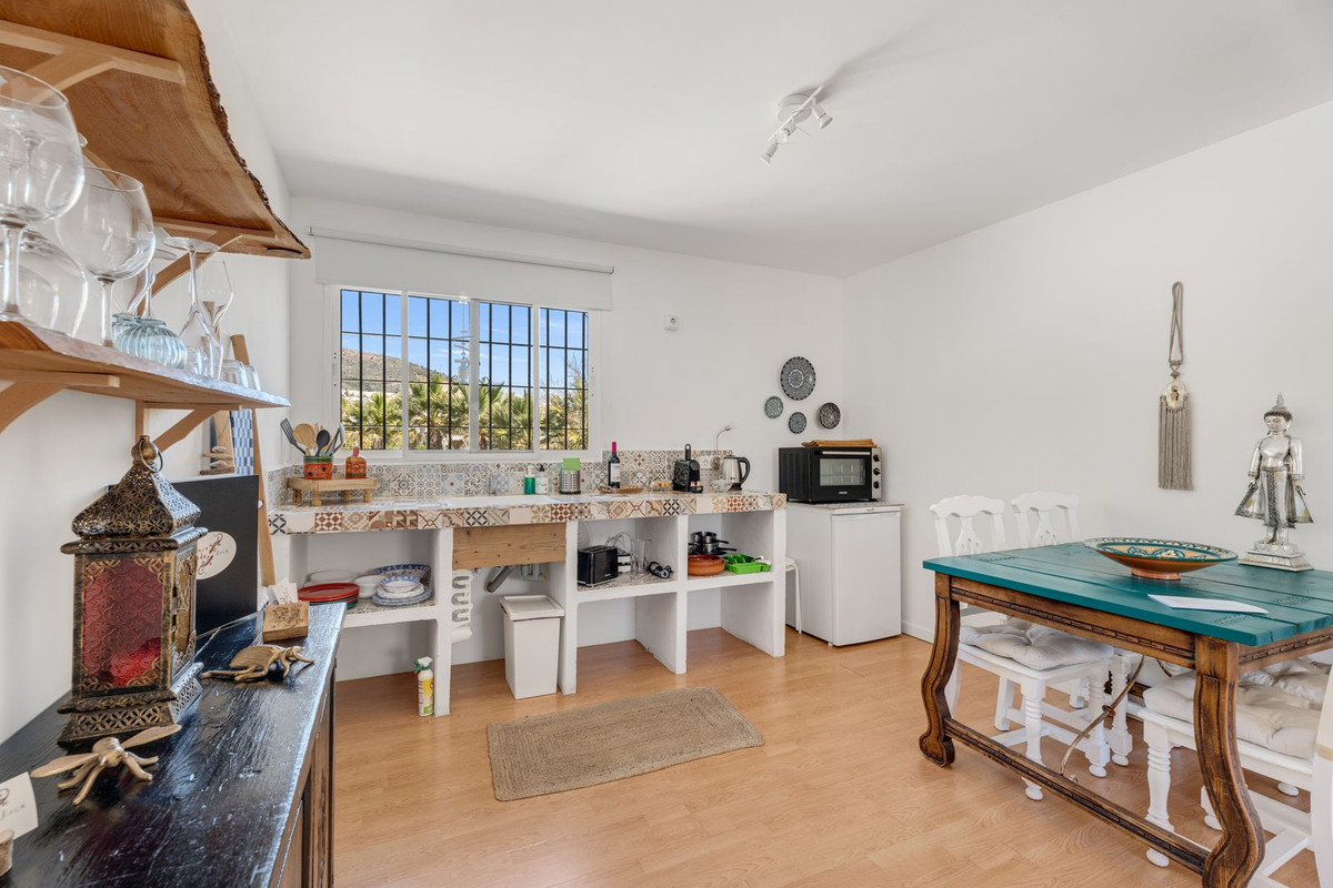 Villa for sale in Benalmadena