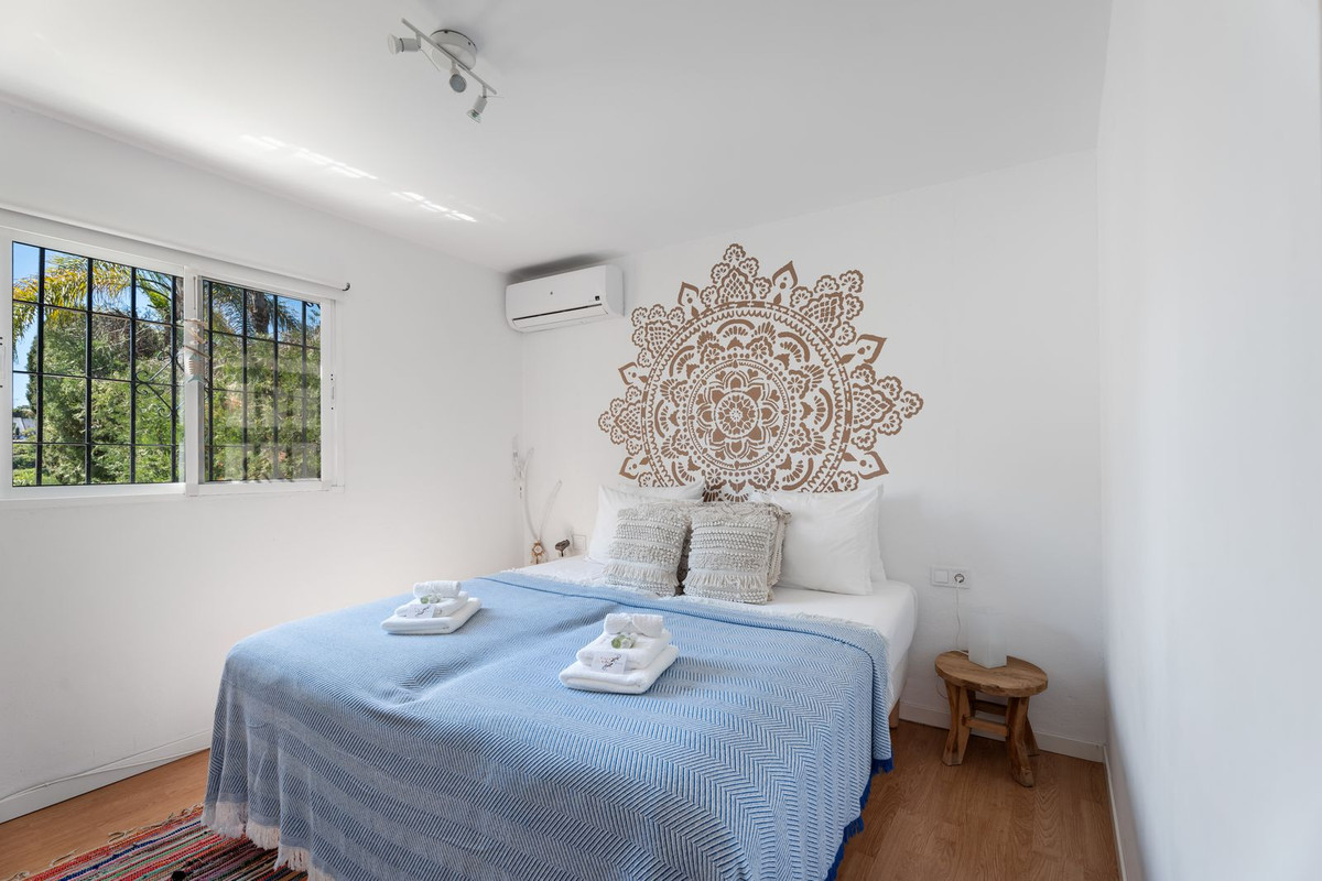 Villa for sale in Benalmadena