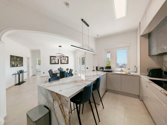 Villa for sale in Benalmadena