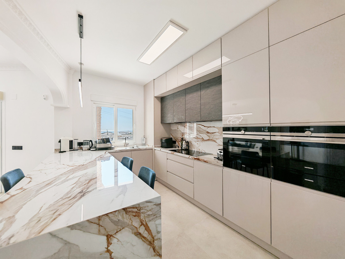 Villa for sale in Benalmadena