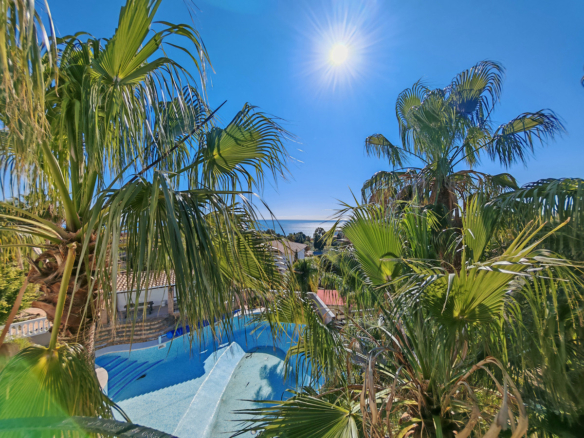 Villa for sale in Benalmadena