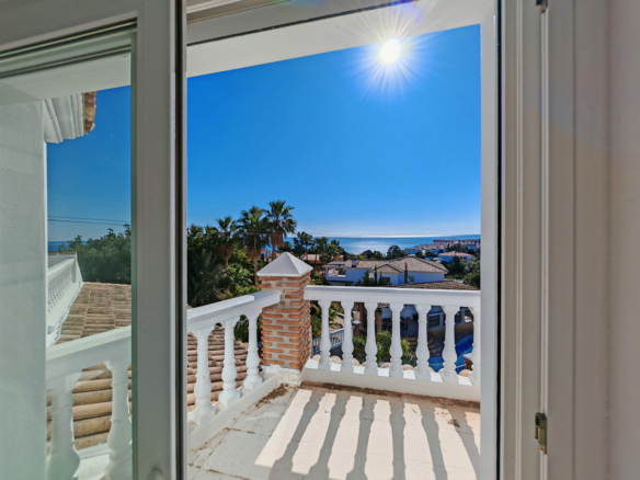 Villa for sale in Benalmadena