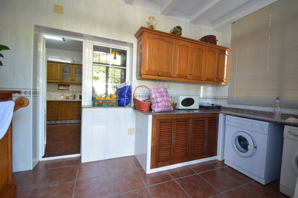 Villa for sale in Benalmadena