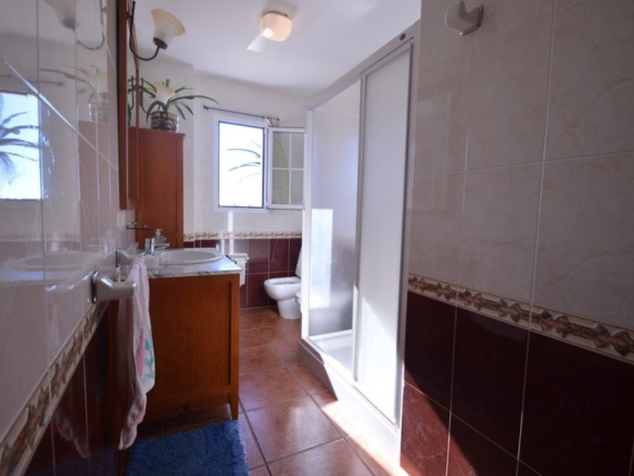 Villa for sale in Benalmadena