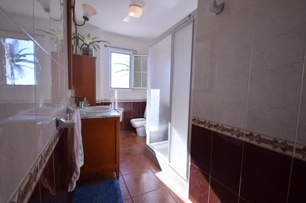 Villa for sale in Benalmadena