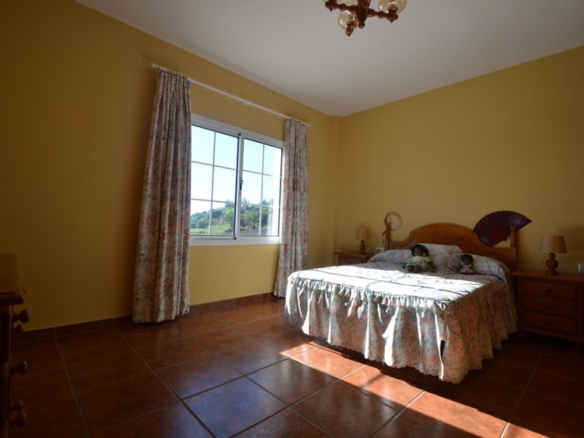 Villa for sale in Benalmadena
