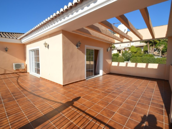 Villa for sale in Benalmadena