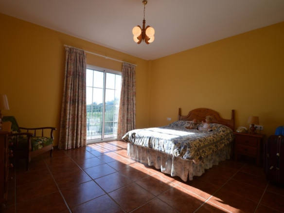 Villa for sale in Benalmadena