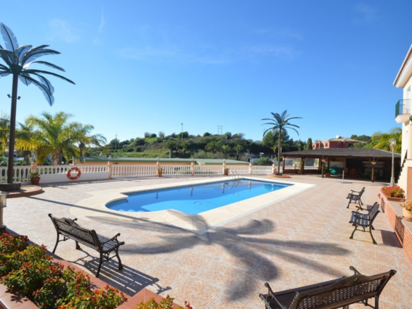 Villa for sale in Benalmadena