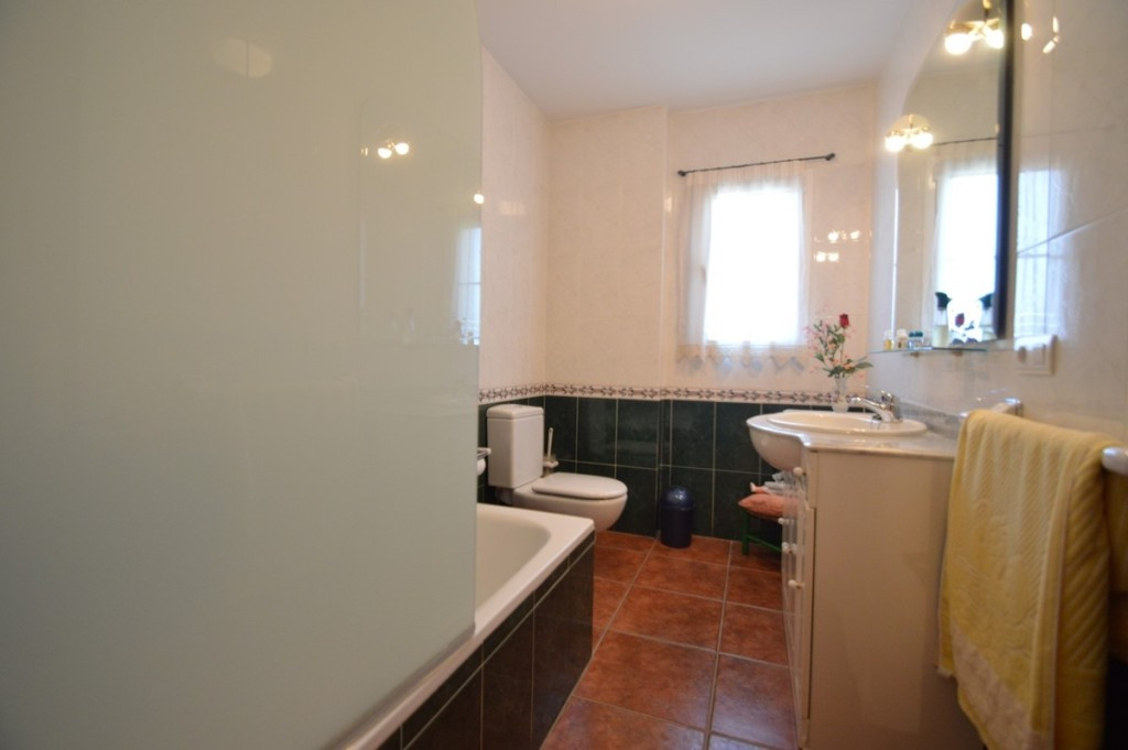 Villa for sale in Benalmadena