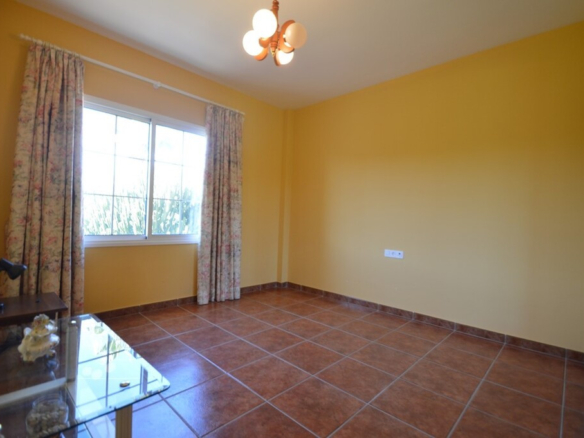 Villa for sale in Benalmadena