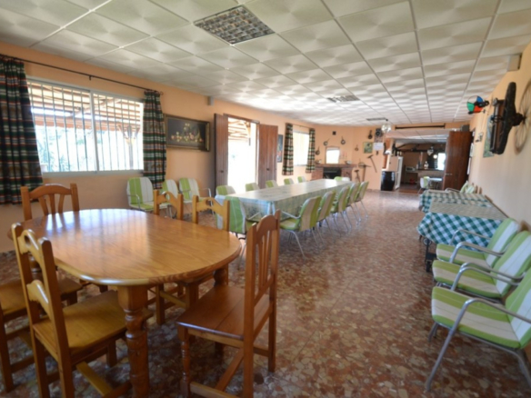 Villa for sale in Benalmadena