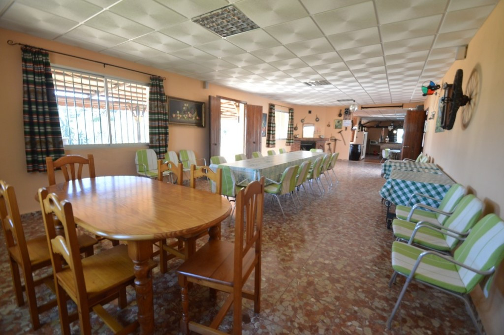 Villa for sale in Benalmadena