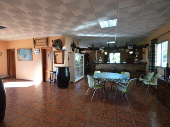 Villa for sale in Benalmadena