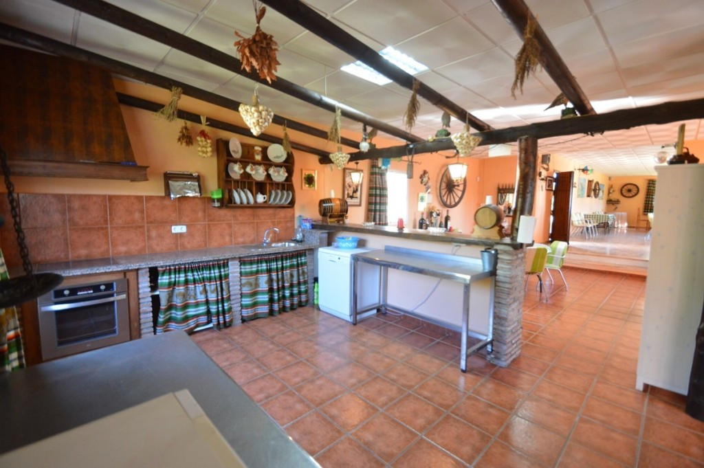 Villa for sale in Benalmadena