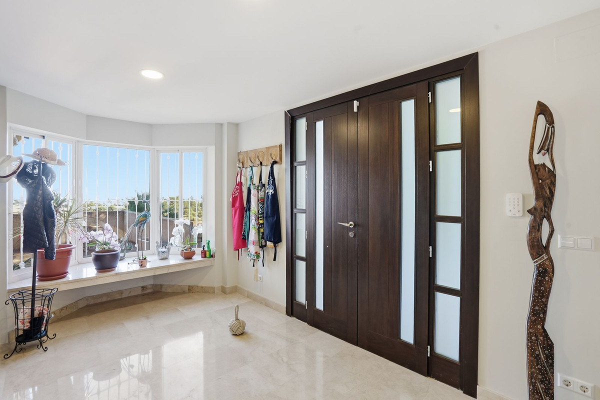 Villa for sale in Benalmadena