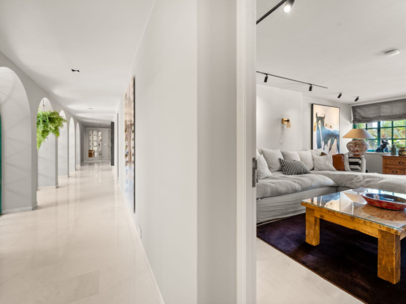 Villa for sale in Benalmadena