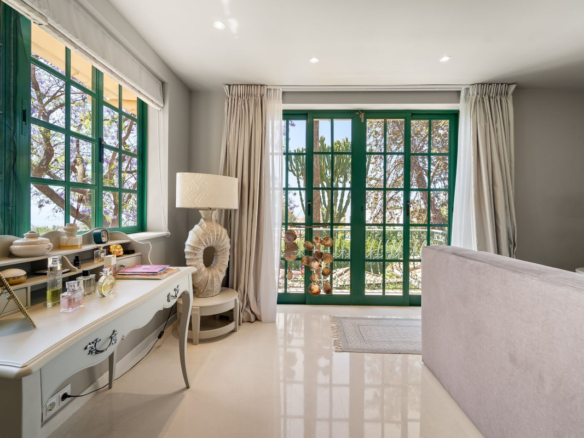 Villa for sale in Benalmadena
