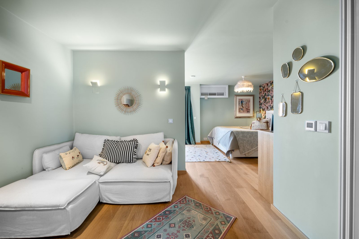 Villa for sale in Benalmadena