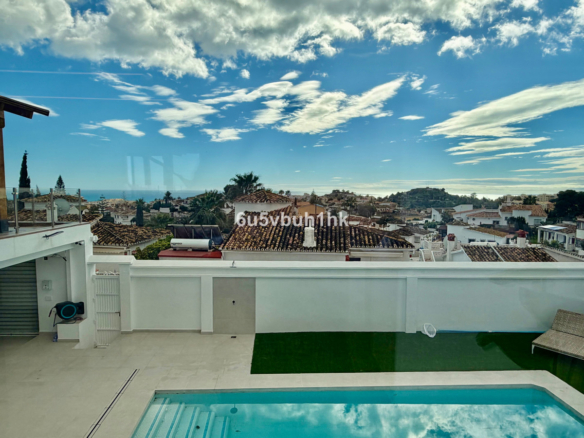 Villa for sale in Benalmadena