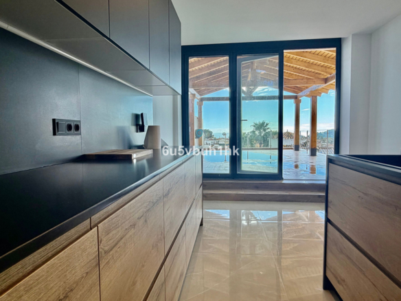 Villa for sale in Benalmadena