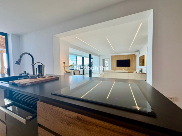 Villa for sale in Benalmadena
