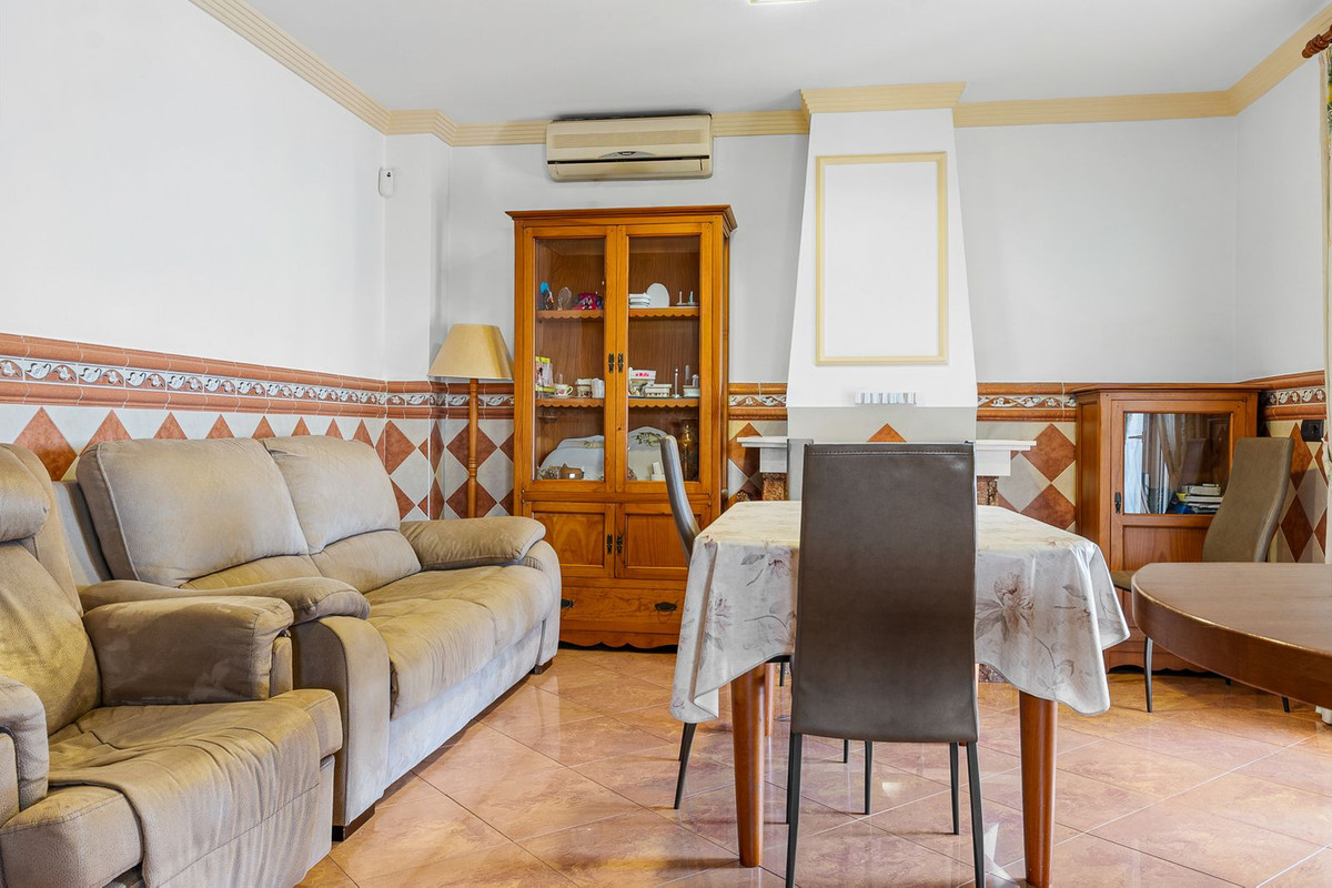 Villa for sale in Benalmadena