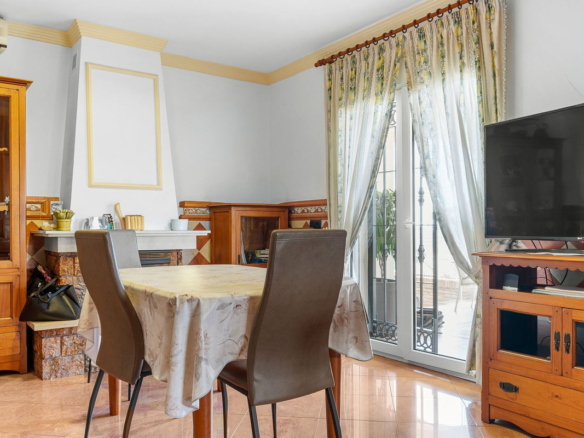 Villa for sale in Benalmadena
