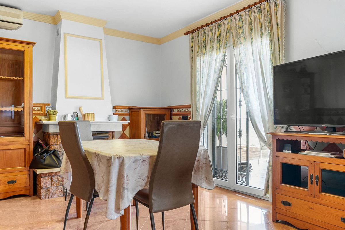 Villa for sale in Benalmadena