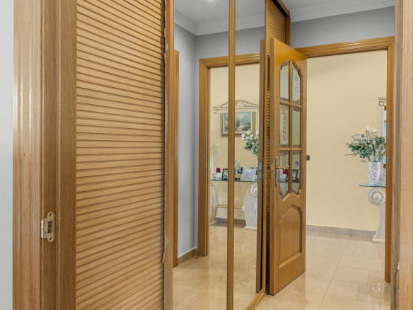 Villa for sale in Benalmadena