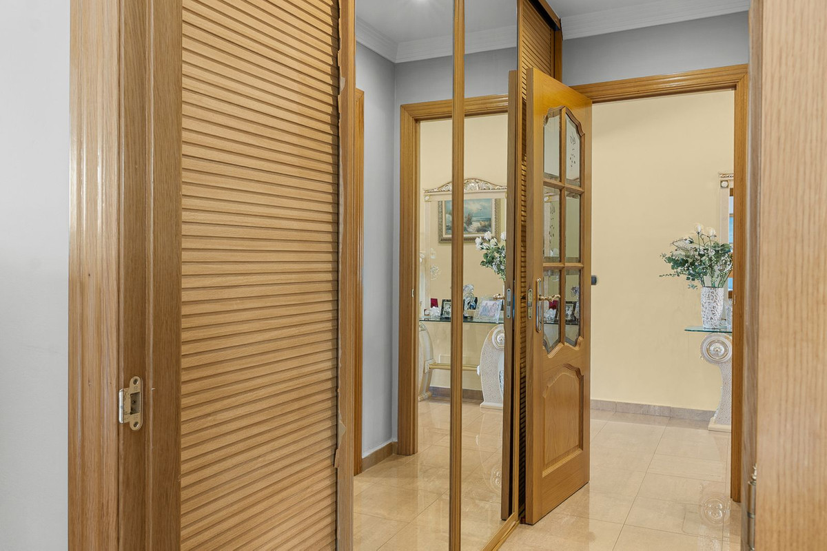 Villa for sale in Benalmadena
