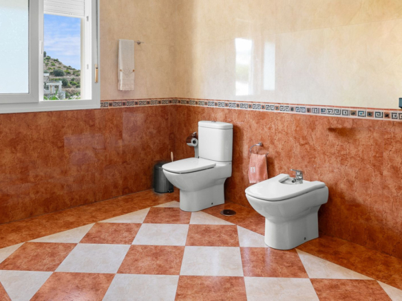 Villa for sale in Benalmadena